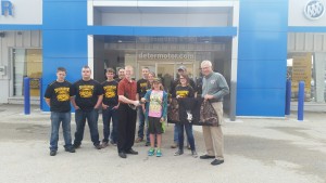 Front Row left to right- Elvis Hass, Bow Winner- Roni Hook, Camilla Colton, Scott Deter. Back Row- Brandon Westphalen, Jordan Zarbano, Kenny Jimerson, Heather Fruend, Carly Westphalen, Tyler Petty, Taylor Kirchner. 