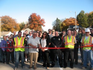 Atlantic Mayor Dave Jones cuts the ribbon to open 7th Street/Hwy 6.