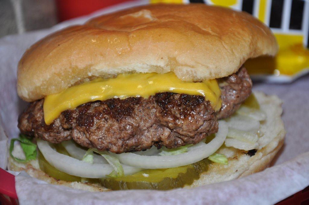 Coon Rapids Bowling alley/diner wins “Iowa’s Best Burger” competition