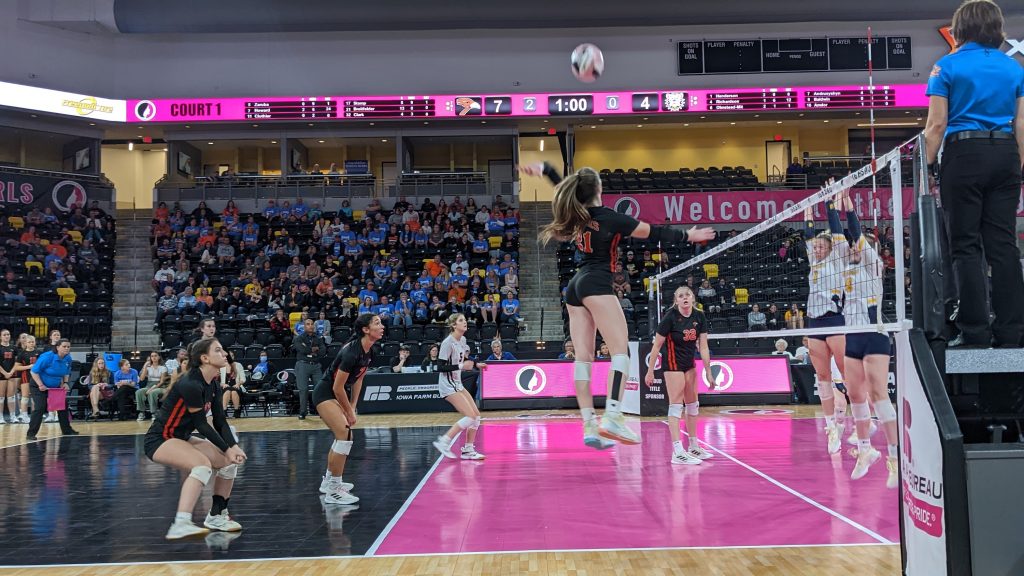 Historic season ends in state quarterfinals for Riverside volleyball