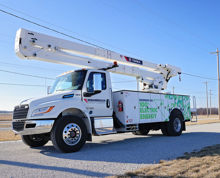 MidAmerican trying out all electric bucket trucks « KJAN Radio