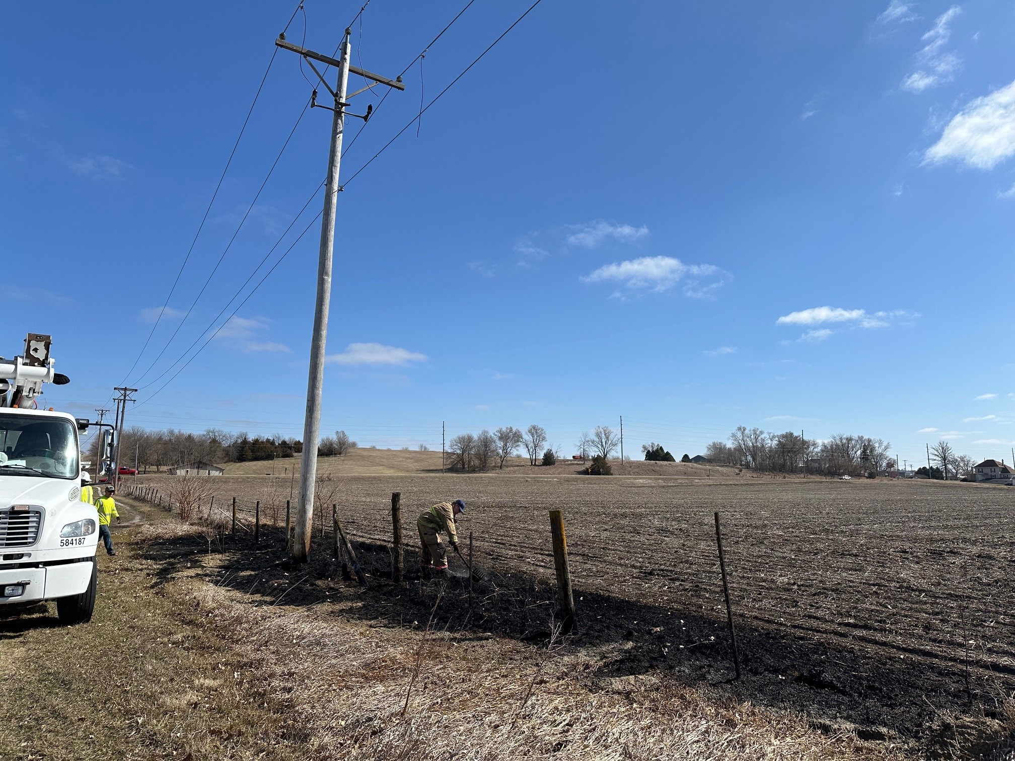 Arcing power lines suspects of causing a grass fire Tue. afternoon « KJAN Radio Atlantic, IA